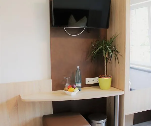 Tuexen & Restaurant فندق 3*