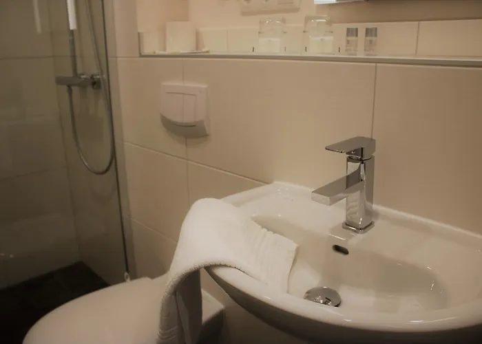 فندق Tuexen & Restaurant